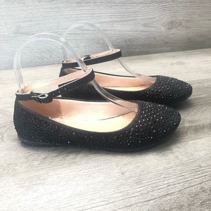 Link Rhinestones Black Flats Size 4